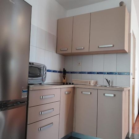 Sreca Apartment Near Beach With Bbq Bibinje Bilik gambar