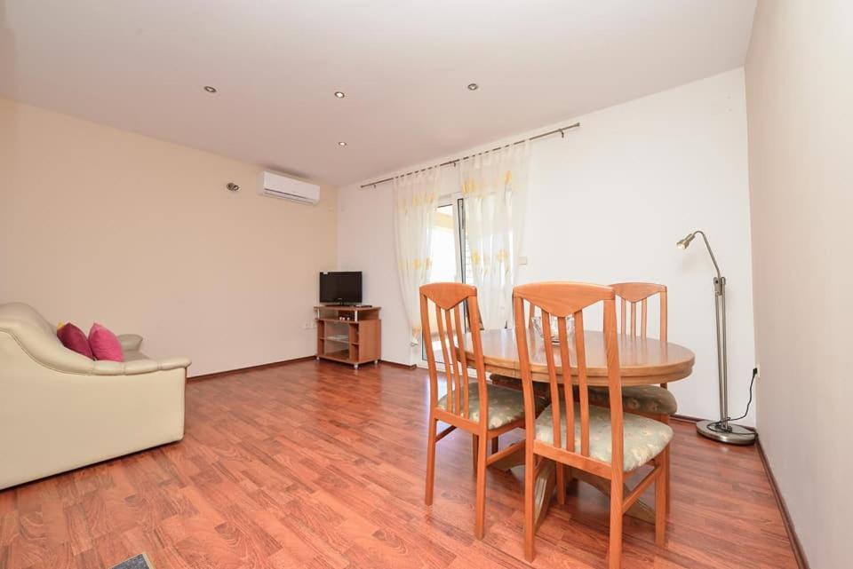 Sreca Apartment Near Beach With Bbq Bibinje Luaran gambar