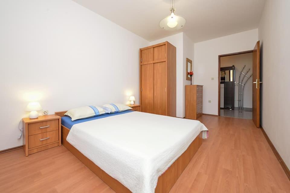 Sreca Apartment Near Beach With Bbq Bibinje Luaran gambar