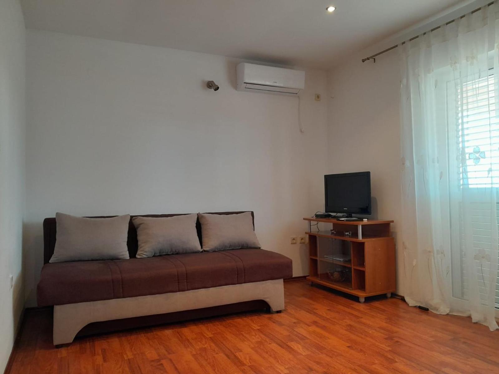 Sreca Apartment Near Beach With Bbq Bibinje Bilik gambar